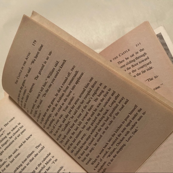 Set of 2 Books Castle in the Attic + Battle Sequel Elizabeth Winthrop YA Novels - Picture 8 of 9